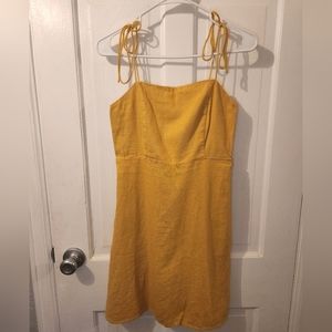 Little yellow dress